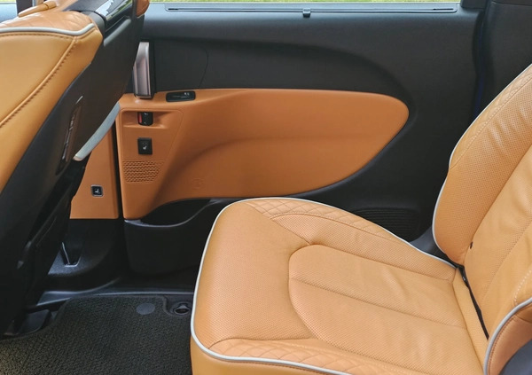 Chrysler Pacifica cena 245877 przebieg: 65537, rok produkcji 2021 z Pakość małe 781
